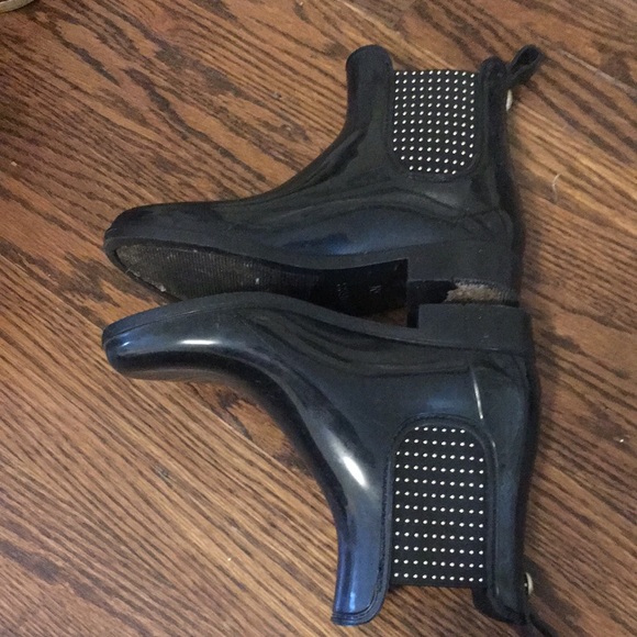 17. Black Guess Chelsea Style Rainboots🖤 - Picture 6 of 8